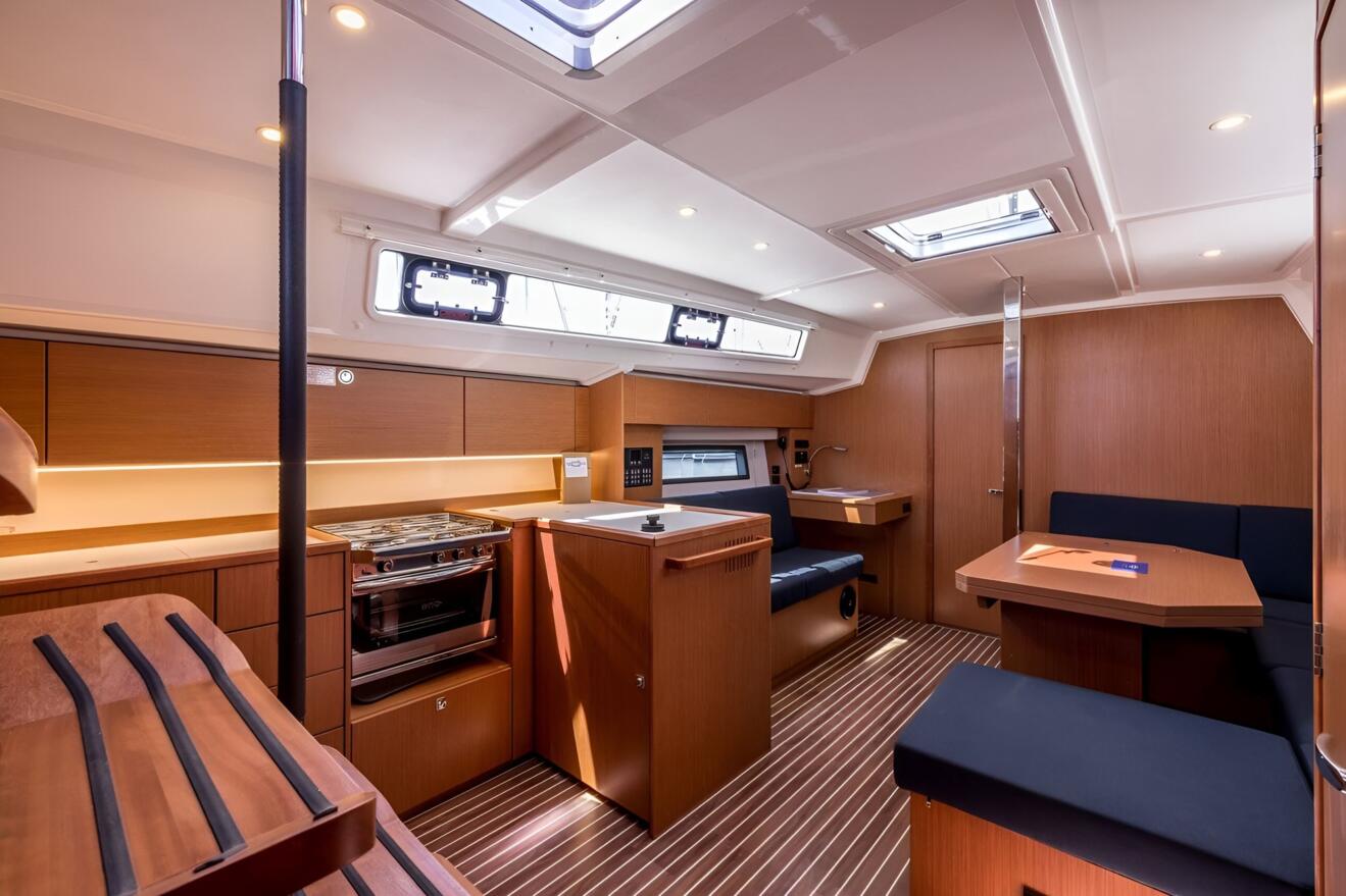 Bavaria C 42 07.jpg