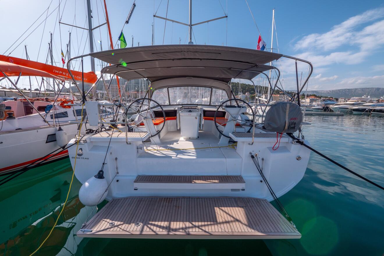 Beneteau Oceanis 46.1 02.jpg