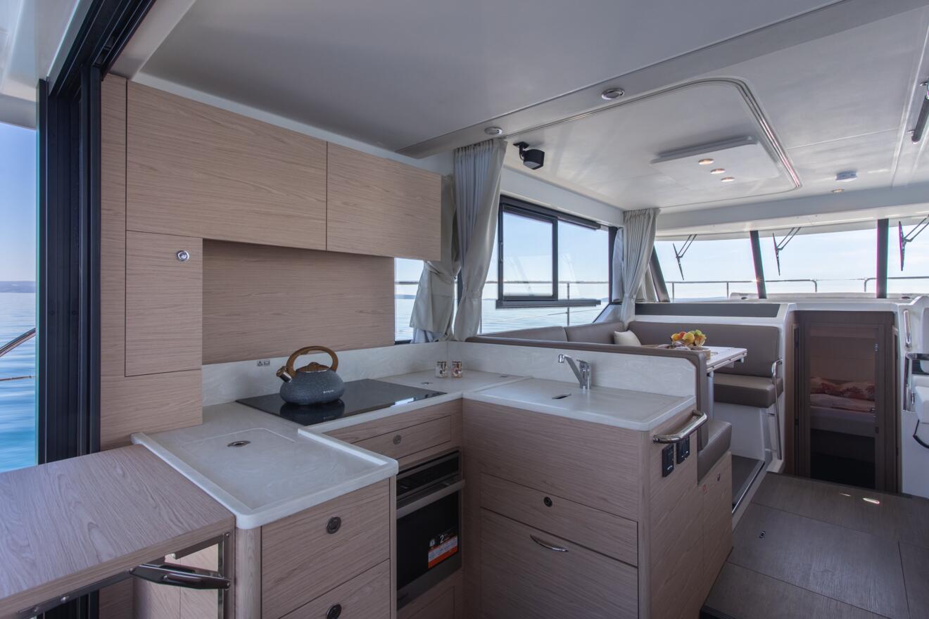 Beneteau Swift Trawler 41 11.jpg