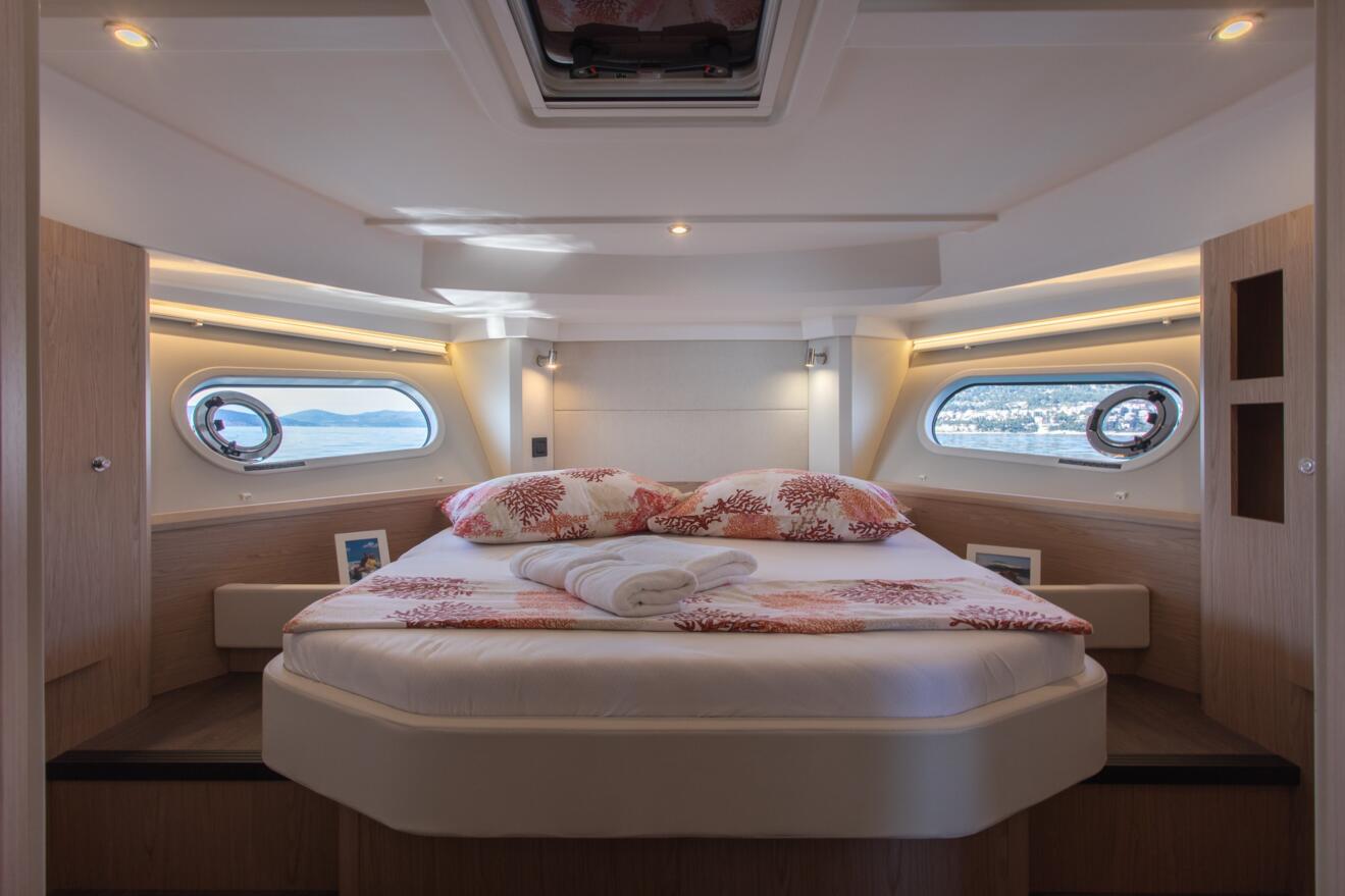 Beneteau Swift Trawler 41 13.jpg