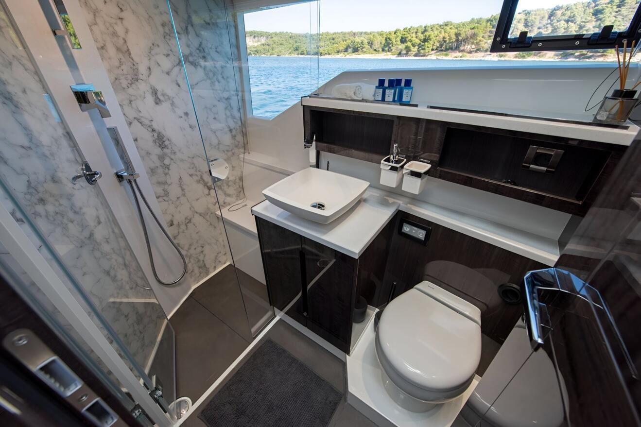 Galeon 500 Fly 11.jpg