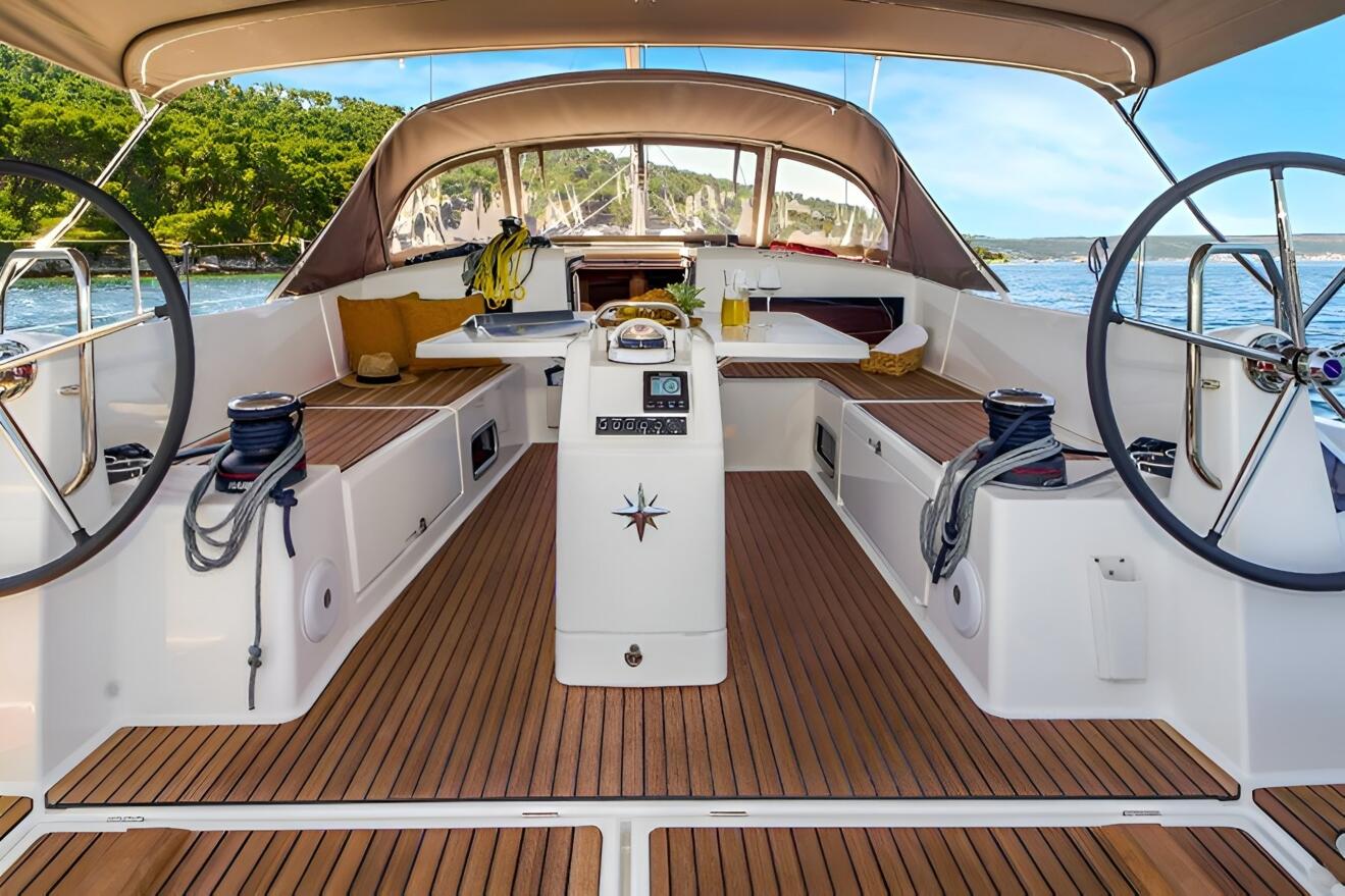 Jeanneau Sun Odyssey 490 04.jpg