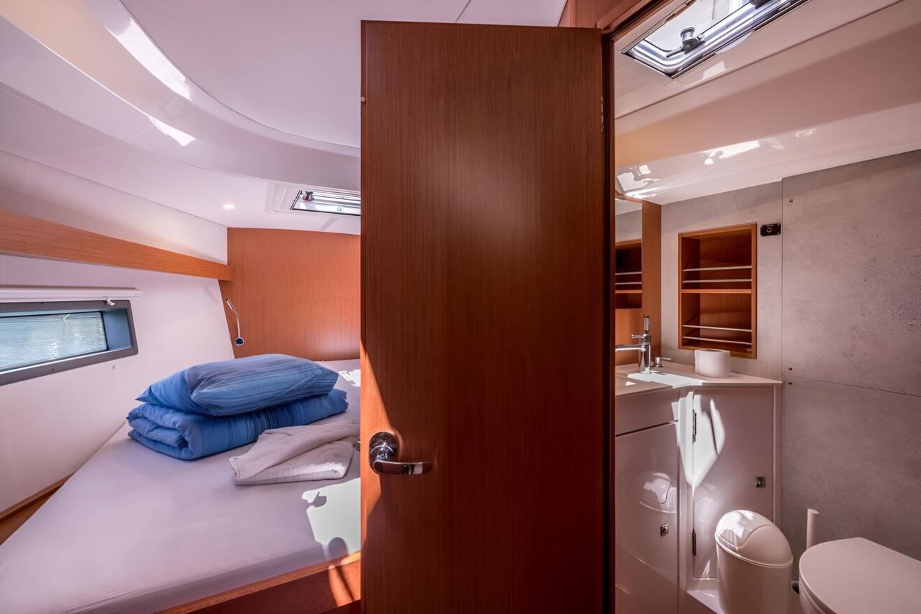 Bavaria C 42 14.jpg