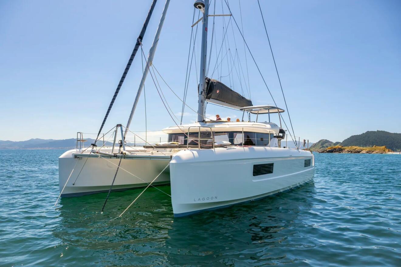 Lagoon 43 02.jpg
