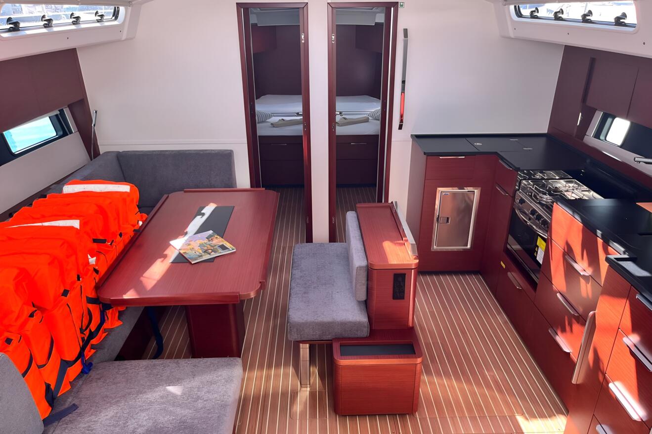 Hanse 460 04.jpg