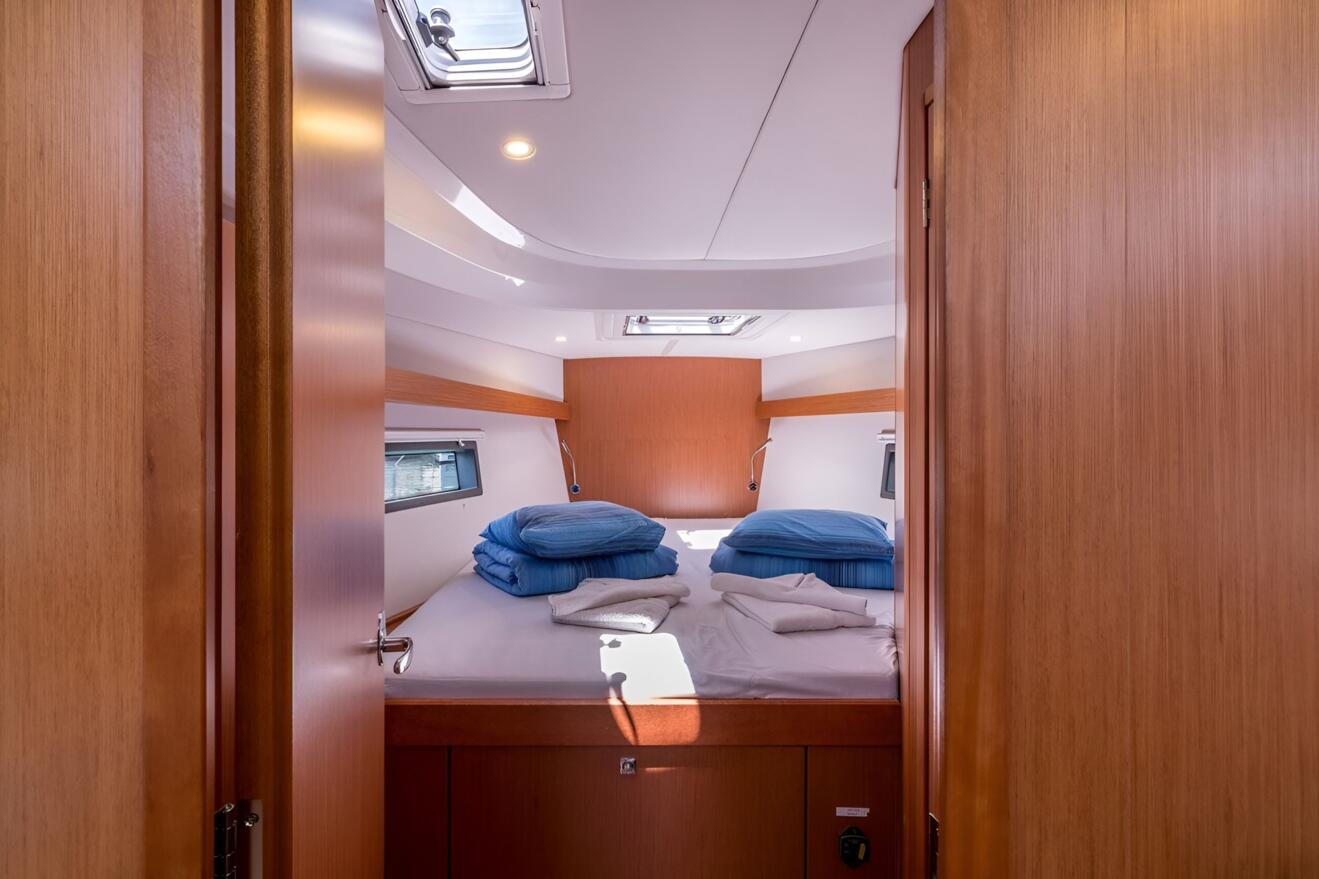 Bavaria C 42 12.jpg