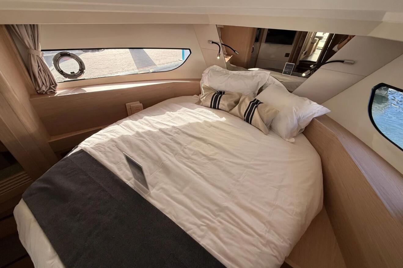 Beneteau Swift Trawler 37 Fly 11.jpg