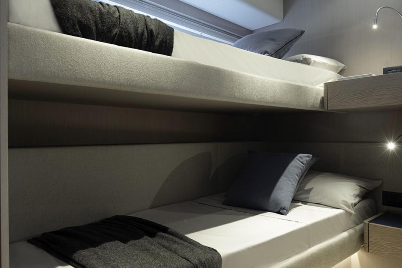 Ferretti 500 14.jpg