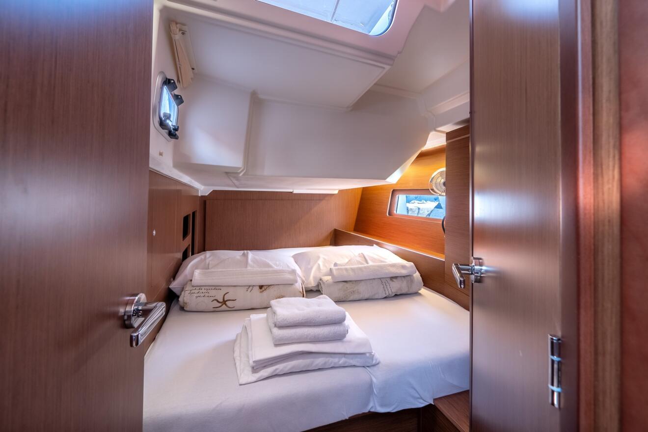 Beneteau Oceanis 46.1 11.jpg