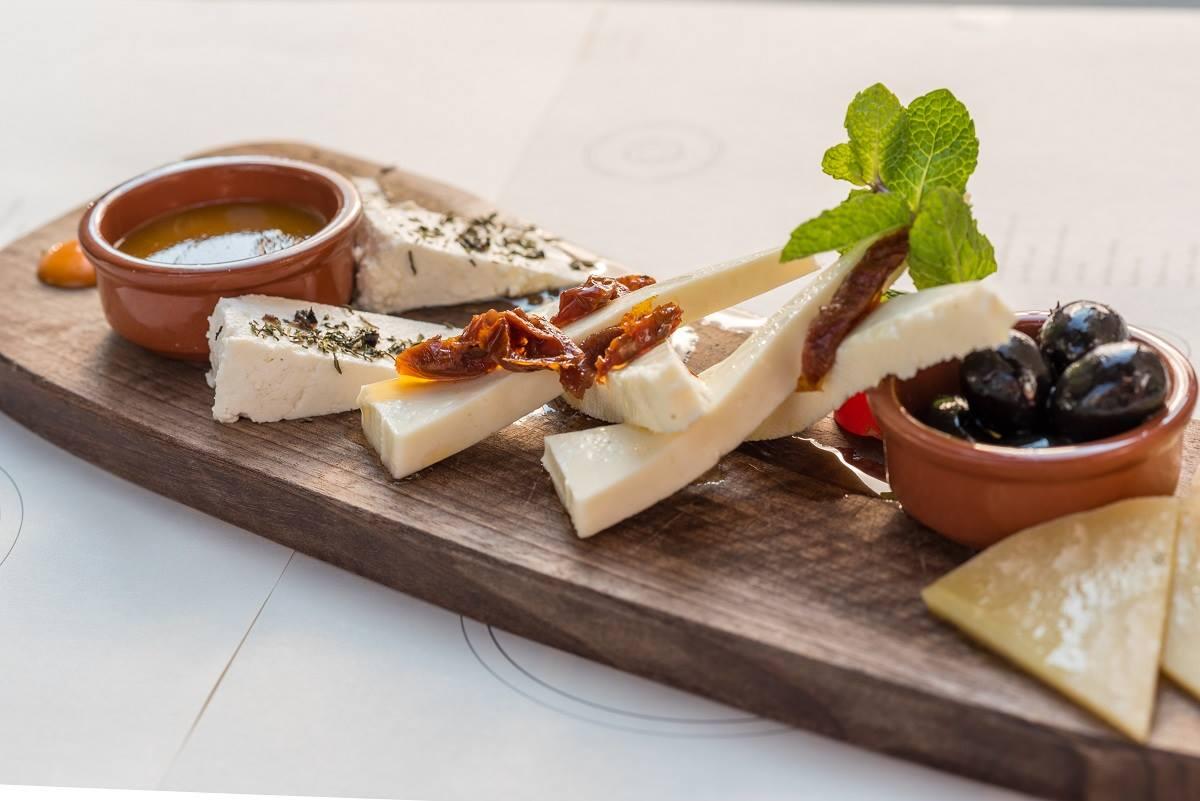 Croatian food_Traditional wedding menu in Dalmatia - Brač cheese and more