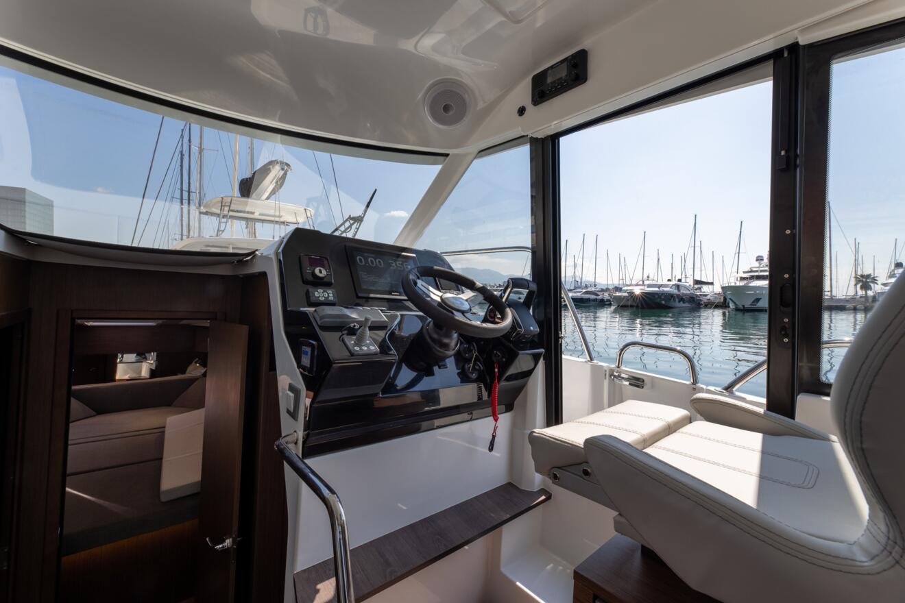 Beneteau Antares 11 Fly 13.jpg