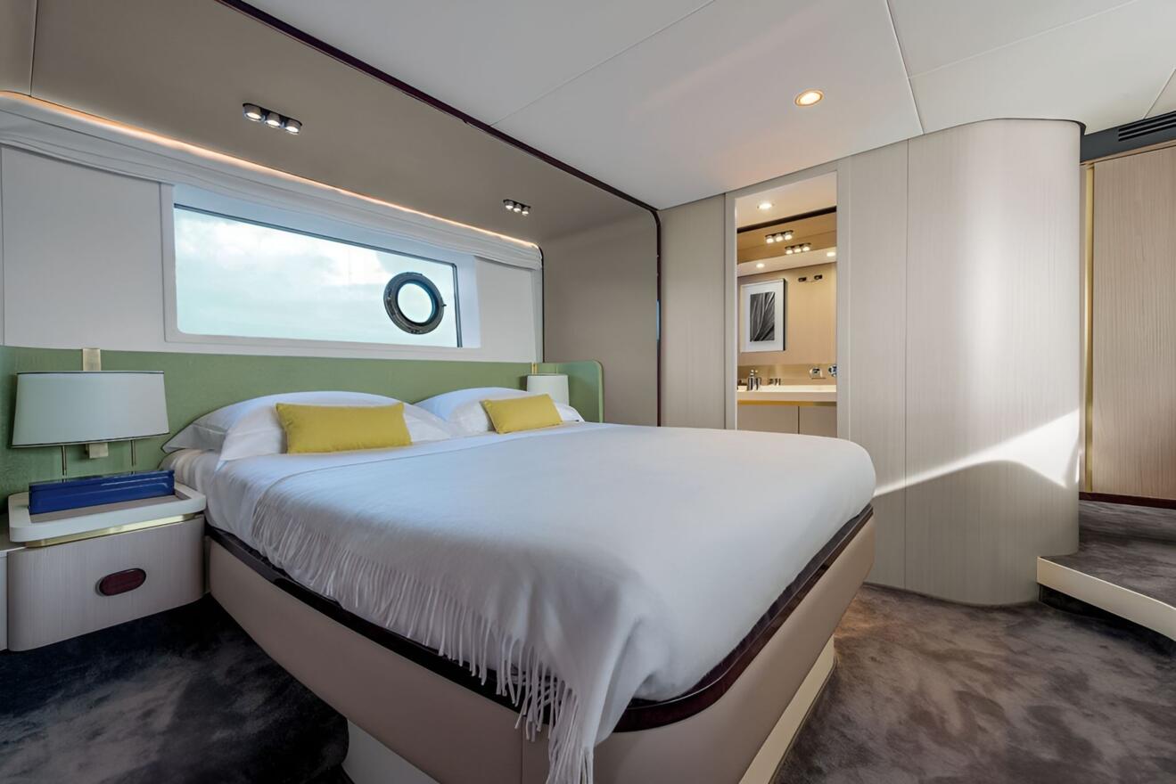 Azimut 60 Flybridge 15.jpg