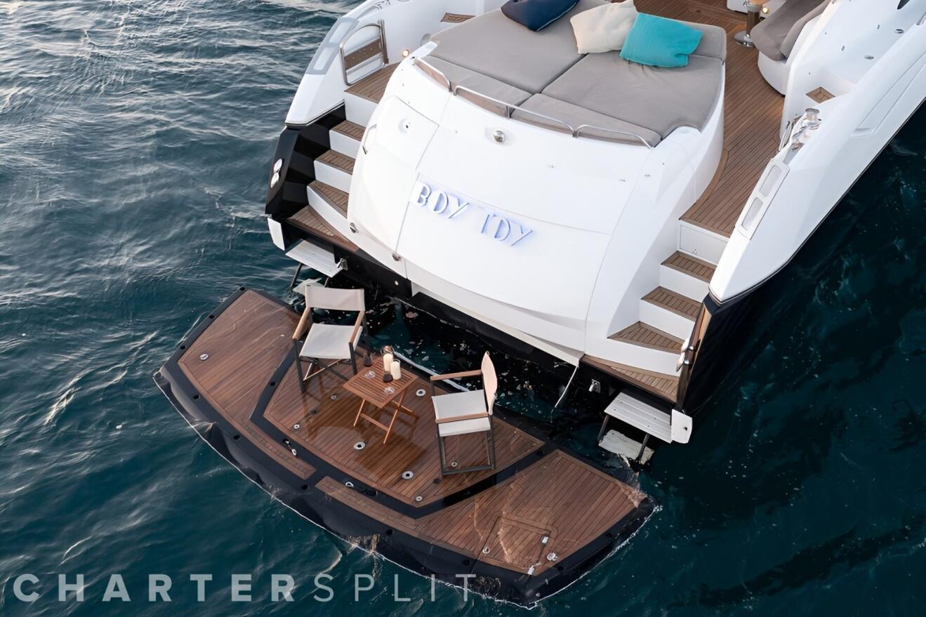 Sunseeker Predator 72 03.jpg