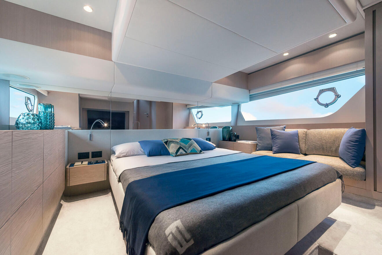 Ferretti 500 11.jpg