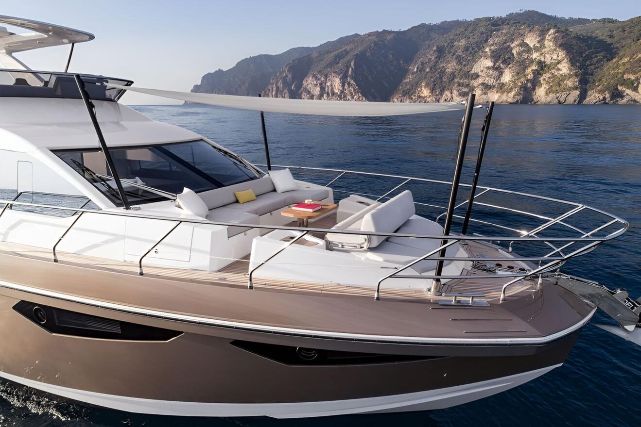 Azimut 60 Flybridge 03.jpg