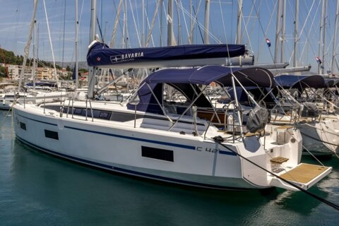 Jedrilica Bavaria C42 dostupna za najam iz Splita, Hrvatske