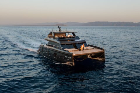 Motorna jahta Sunreef 70 Power dostupna za najam u Hrvatskoj
