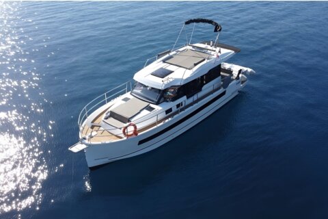 Motor boat Northman 1200 available for charter from Kaštela, Croatia